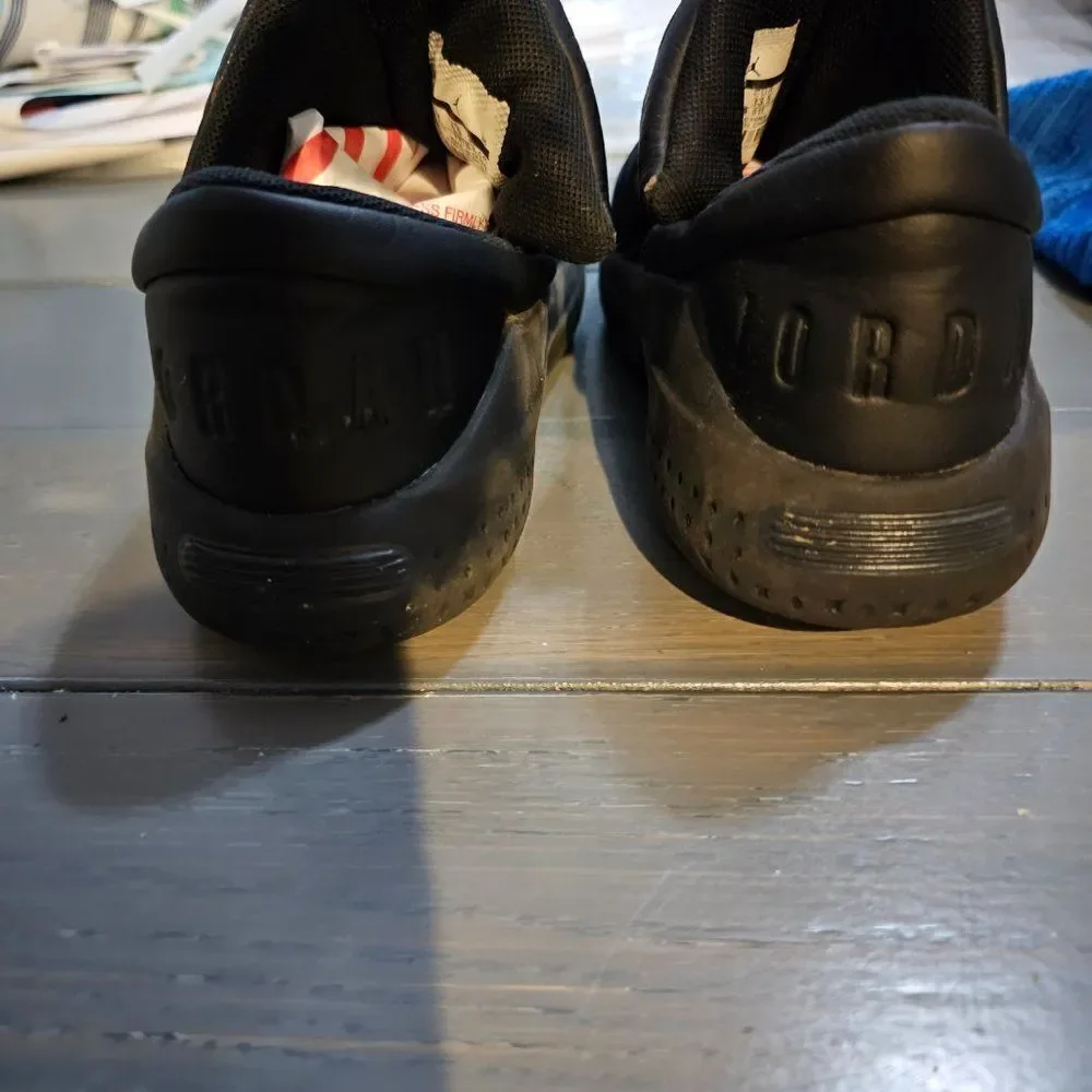 Air Jordan Kid's Boys Flight Luxe Black Low Top Athletic Sneaker Shoes Size 2Y